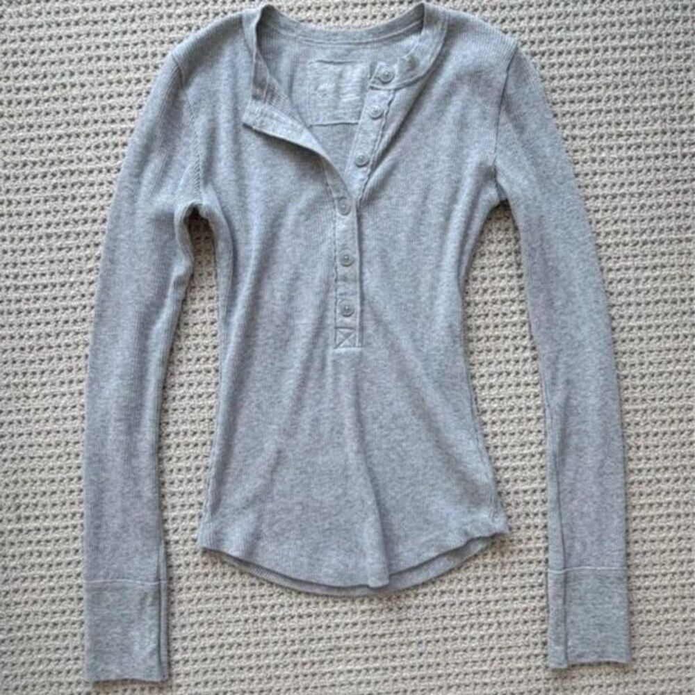 2000s Aerie Grey long sleeve top